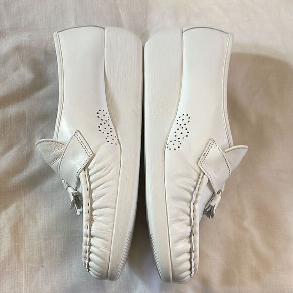 SAS MAGIC WHITE COMFORT SHOES.  NEW - Picture 2 of 8